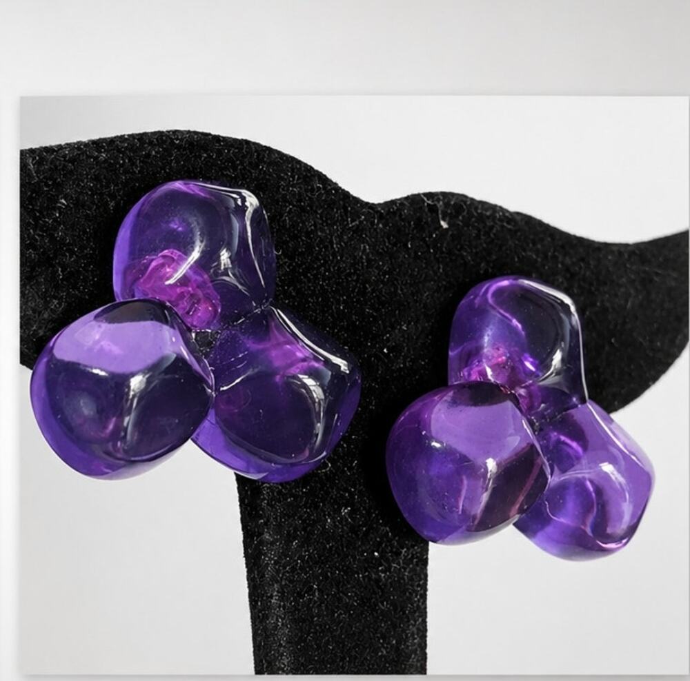 Vintage Purple Clip-on Earrings 1 1/8” Lucite Chunky Gold-tone bc224